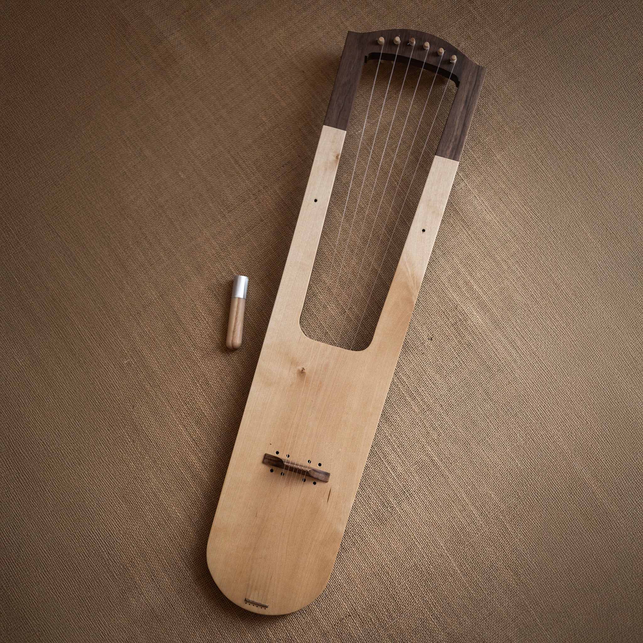 4769-trossingen-lyre-walnut-