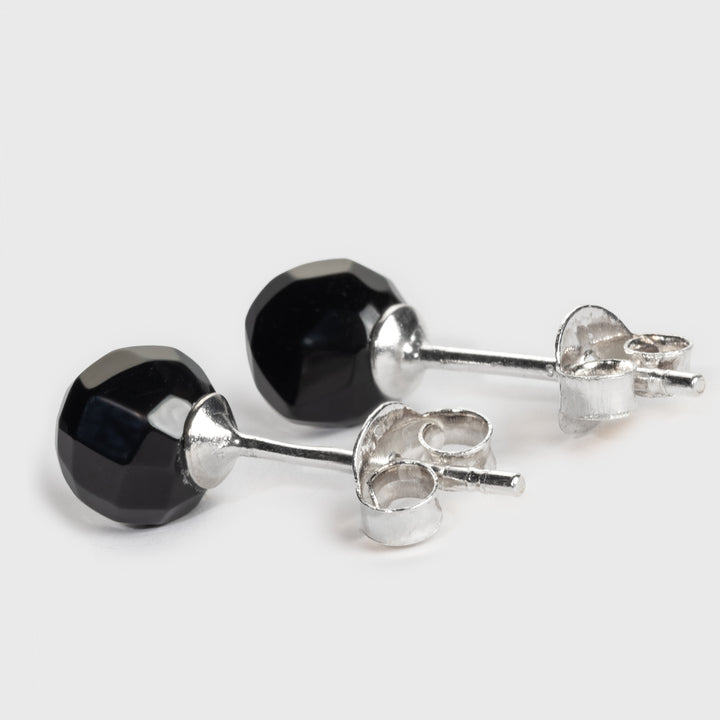 Round-Cut Black Onyx Silver Stud Earrings – Grimfrost