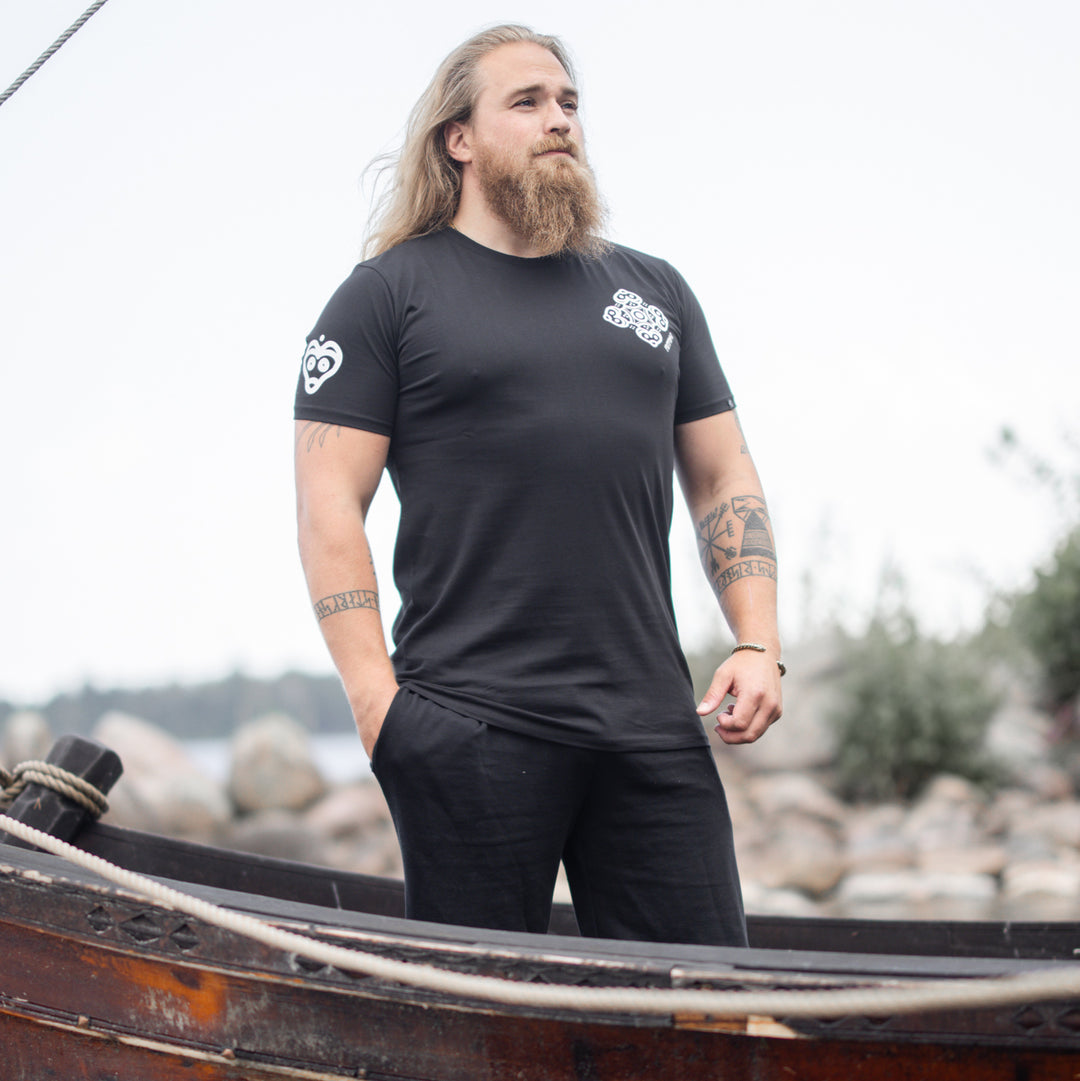 Urban Backwoods Viking Helmet Men's T-Shirt - Premium Heavy Cotton, Regular Fit