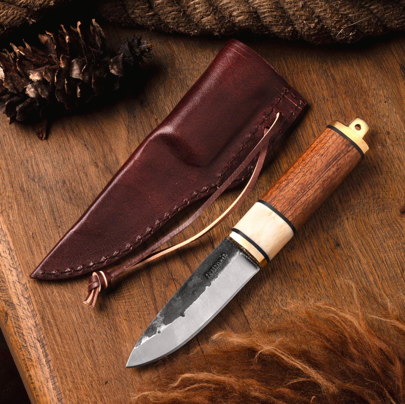 Puukko, Walnut and Bone – Grimfrost