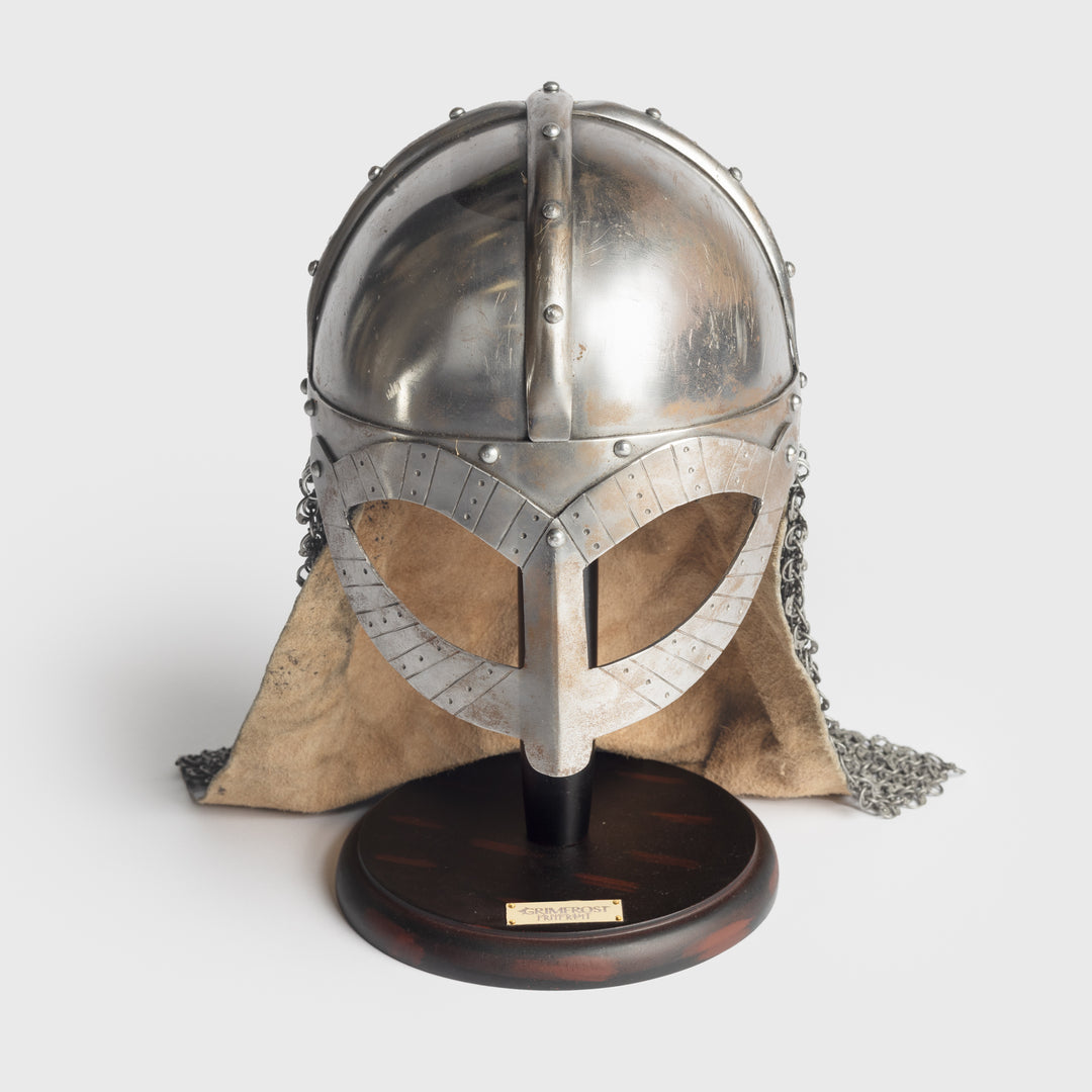 Helmet Stand – Grimfrost