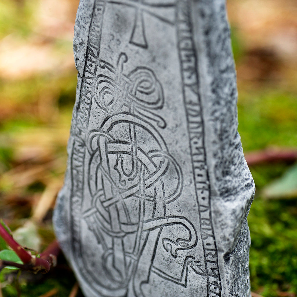 Runestones - Runestone, Össeby-Garn - Grimfrost.com