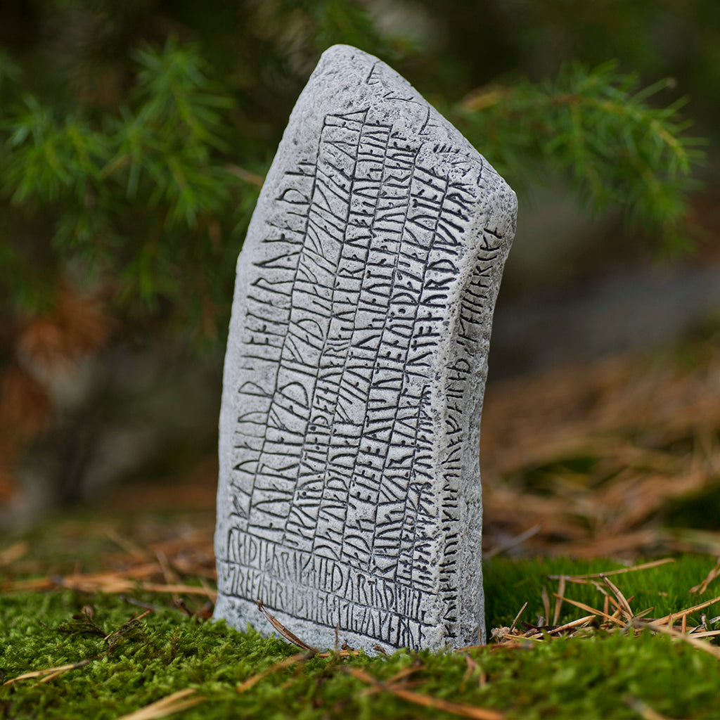 Runestones - Runestone, Rökstenen - Grimfrost.com