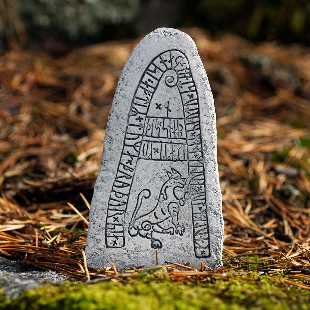 Runestone, Skårby-Marsvinsholm – Grimfrost