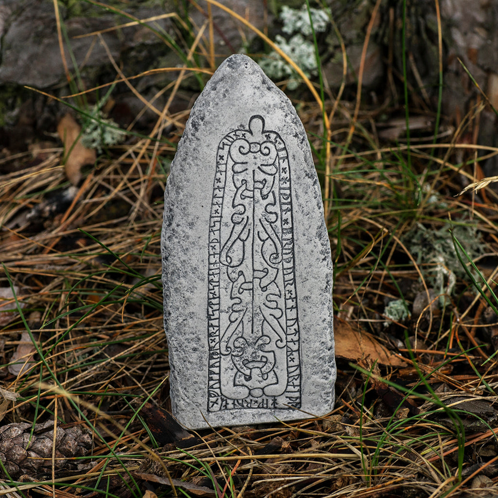 Runestones - Runestone, Anundshögen - Grimfrost.com
