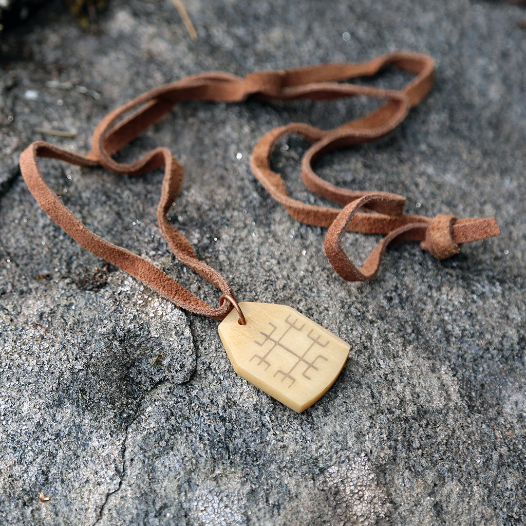 Herzlustafir Amulet, Bone – Grimfrost