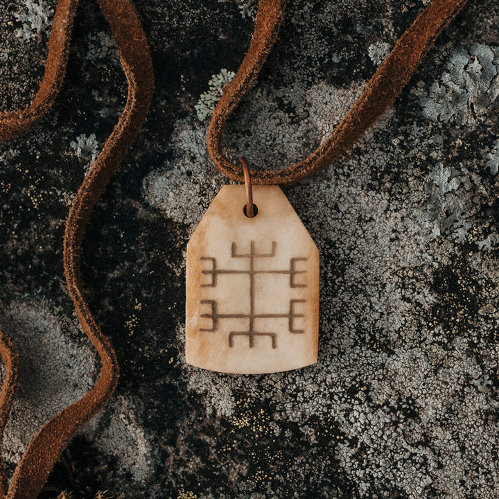 Herzlustafir Amulet, Bone – Grimfrost