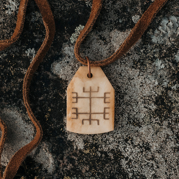 amulet.accessory  Herzlustafir Amulet, Bone – Grimfrost