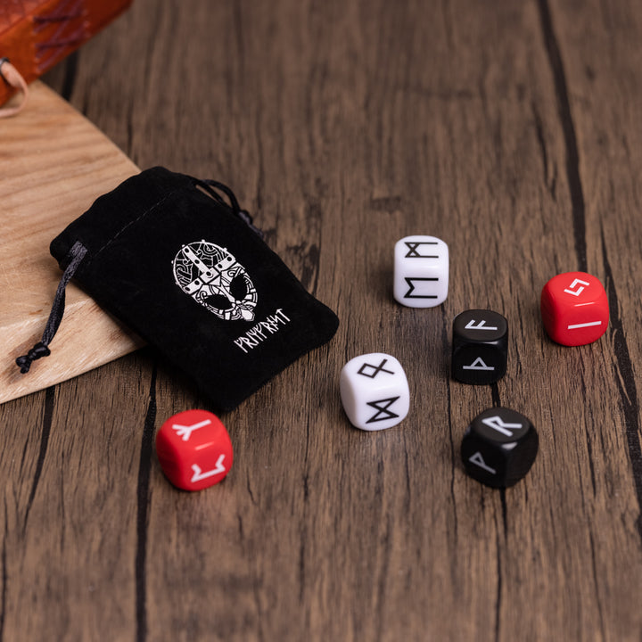 Elder store Furthark Frull Wooden Rune Dice